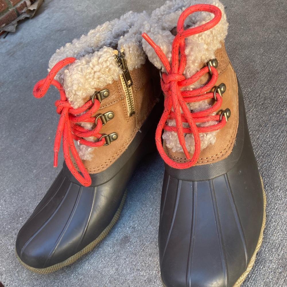Sperry Brown and Black Winter Boots with Red Laces